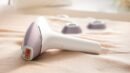 Philips IPL-Haarentferner Lumea S8000 BRI947/00, 450.000 Lichtimpulse, 4 Aufsätze (Achseln, Bikinizone, Körper und Gesicht)